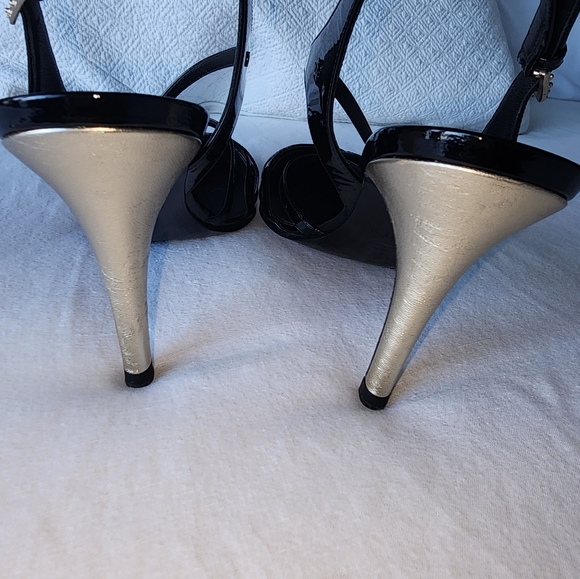 CHANELInterlocking CC Logo Patent Leather SlingbackSandals - Picture 8 of 8